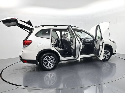 Used 2024 Subaru Forester Premium AWD/4WD image 56