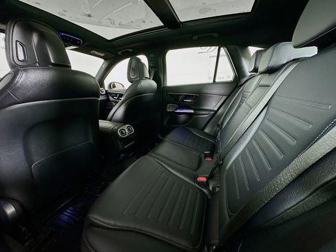 Used 2025 Mercedes-Benz GLC 43 AMG 4MATIC w/ Driver Assistance Package image 23