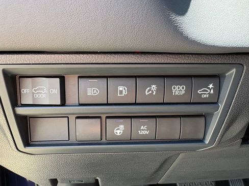 Used 2026 Toyota Sequoia Platinum AWD/4WD image 23