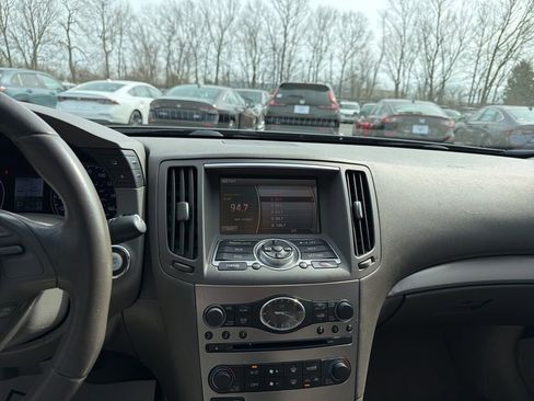 Used 2011 INFINITI G37 x w/ Premium Pkg image 15