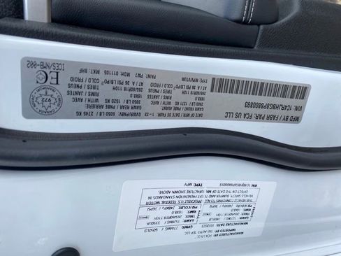 Used 2023 Jeep Grand Cherokee Limited image 25