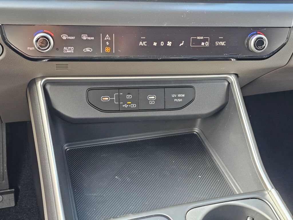 New 2026 Kia Carnival FWD image 16