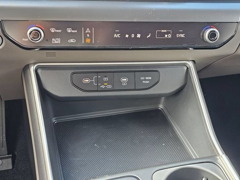 New 2026 Kia Carnival FWD image 16