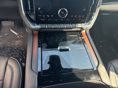 New 2025 GMC Yukon XL Denali w/ Denali Reserve Package image 20