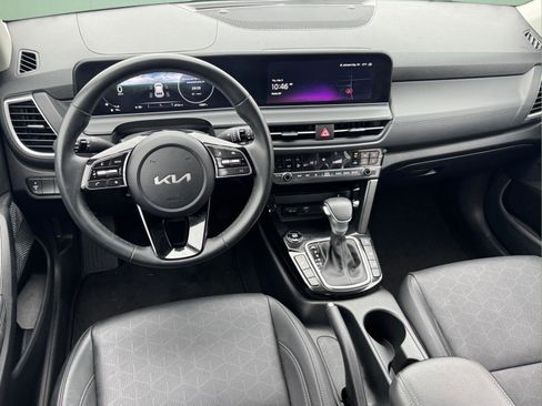 Used 2024 Kia Seltos EX image 13