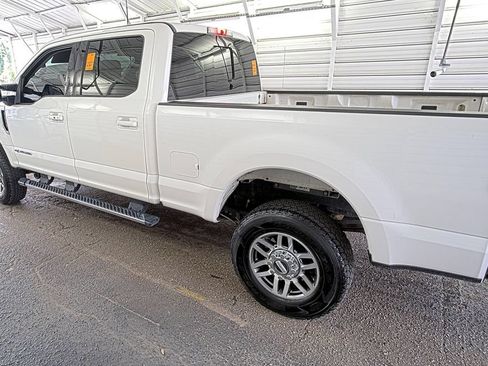 Used 2017 Ford F250 Lariat w/ Lariat Ultimate Package AWD/4WD image 5