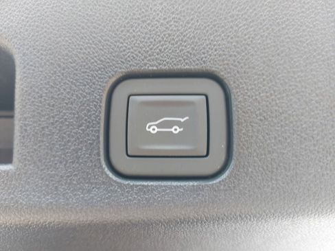 New 2025 GMC Acadia Elevation FWD image 13