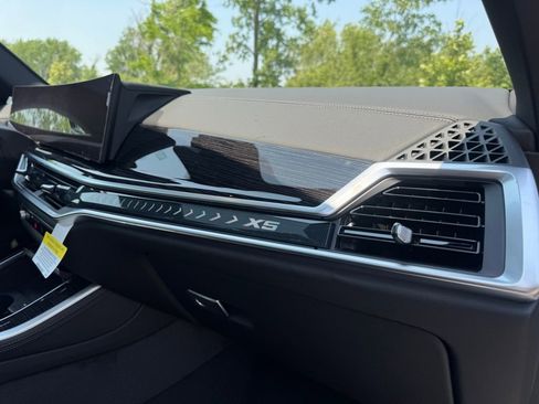 Used 2026 BMW X5 xDrive40i w/ M Sport Package image 22