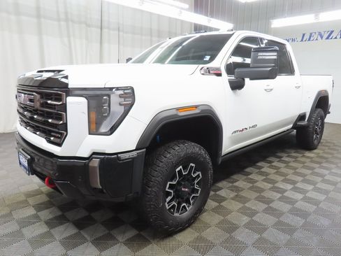 Used 2024 GMC Sierra 2500 AT4X image 6