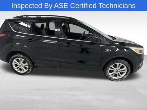 Used 2018 Ford Escape SE image 2