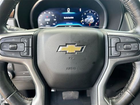 Used 2023 Chevrolet Suburban Premier image 11