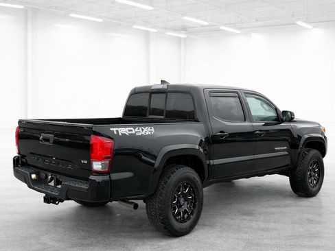 Used 2016 Toyota Tacoma TRD Sport w/ Premium & Technology Package AWD/4WD image 6