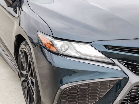 Used 2021 Toyota Camry XSE FWD image 4