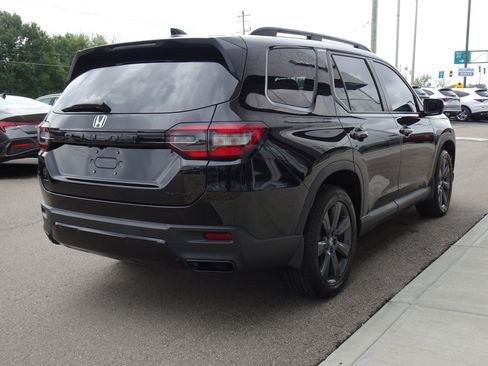 Used 2026 Honda Pilot Sport image 5