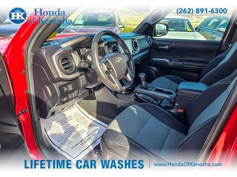 Used 2022 Toyota Tacoma TRD Off-Road w/ Technology Package image 9