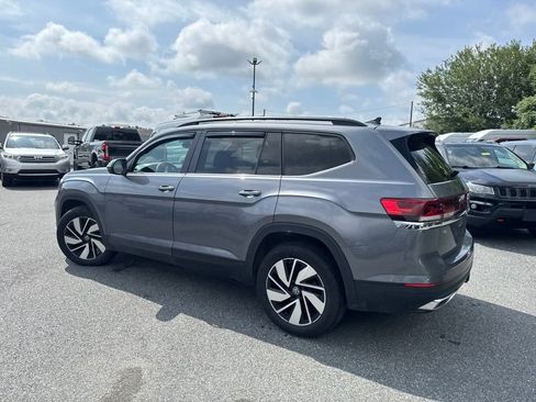 Used 2025 Volkswagen Atlas SE AWD/4WD image 4