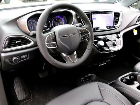 New 2026 Chrysler Voyager LX image 8