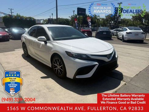 Used 2021 Toyota Camry SE FWD image 7