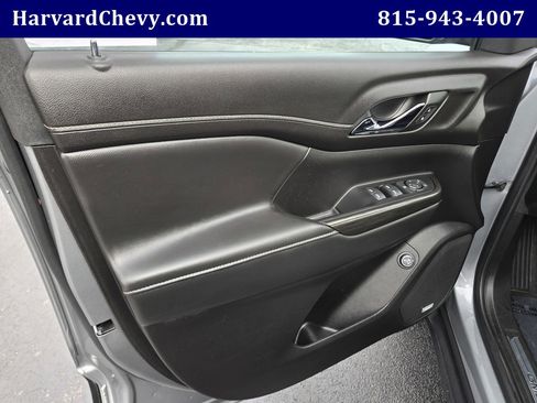 Used 2023 GMC Acadia SLT image 36