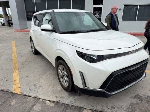 Certified 2024 Kia Soul LX w/ Option Group 015 image 3