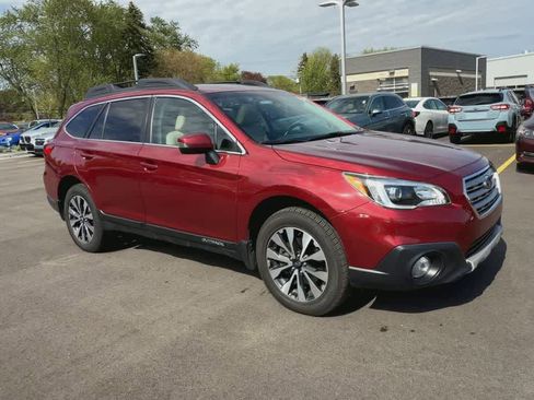Used 2017 Subaru Outback 3.6R Limited AWD/4WD image 2