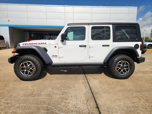 Used 2025 Jeep Wrangler Unlimited Rubicon AWD/4WD image 5