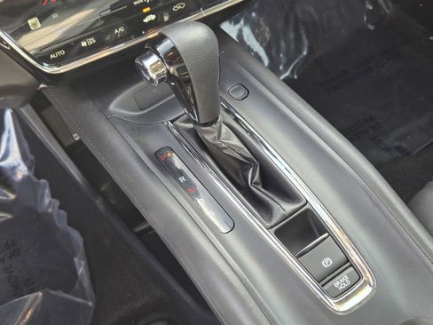 Used 2019 Honda HR-V EX image 17
