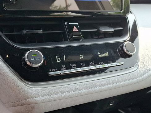 Used 2025 Toyota Corolla SE FWD image 19