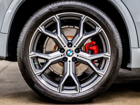 Used 2024 BMW X5 M60i AWD/4WD image 40