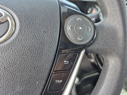 Used 2018 Toyota Prius C One FWD image 27