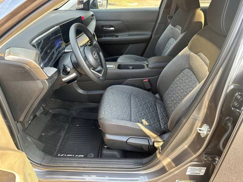 New 2026 Nissan Kicks SV image 9