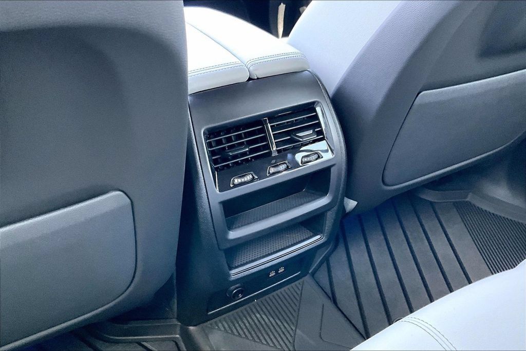 Used 2026 BMW X5 sDrive40i w/ Premium Package RWD image 24