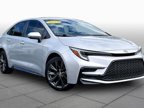 Used 2024 Toyota Corolla SE FWD image 3