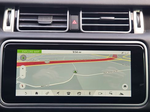 Used 2020 Land Rover Range Rover HSE image 15