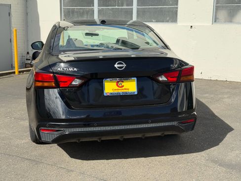 Used 2023 Nissan Altima 2.5 SV image 5