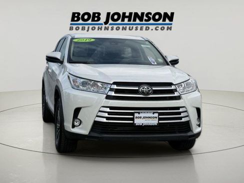 Used 2019 Toyota Highlander XLE AWD/4WD image 1