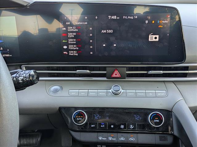 Used 2024 Hyundai Elantra SEL FWD image 12
