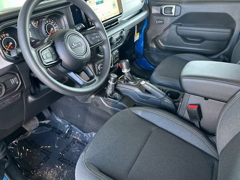 New 2026 Jeep Gladiator Sport AWD/4WD image 9