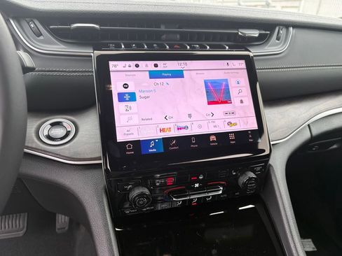 New 2025 Jeep Grand Cherokee Limited image 23