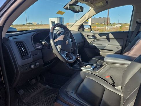 Used 2022 Chevrolet Colorado Z71 w/ Z71 Midnight Edition AWD/4WD image 12