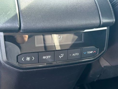 Used 2023 Toyota Highlander LE image 24