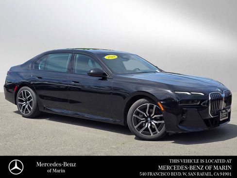 Used 2024 BMW 740i RWD image 1