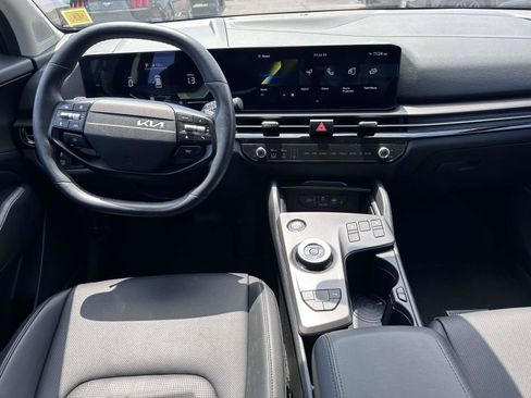 Used 2026 Kia Sportage EX AWD/4WD image 16