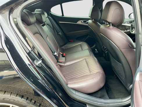 Used 2022 Genesis G70 2.0T w/ Prestige Package image 29