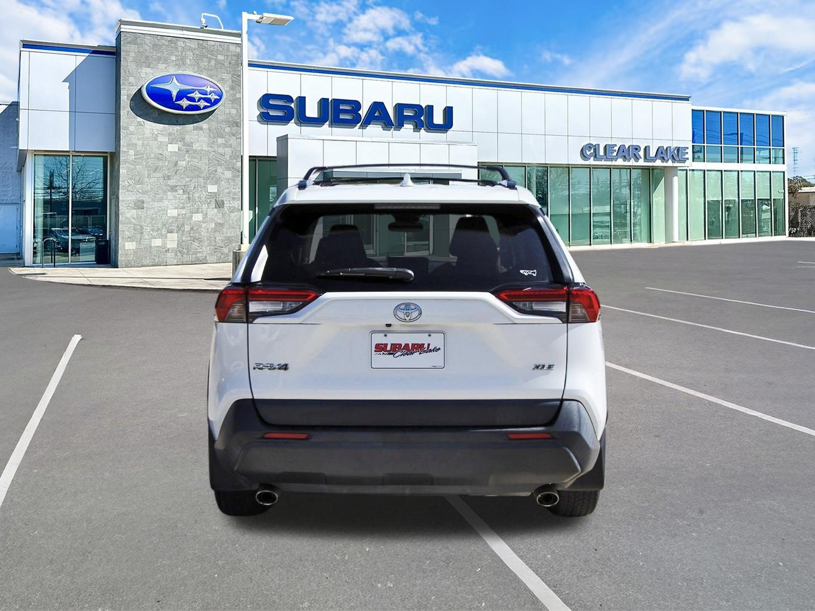 Used 2019 Toyota RAV4 XLE w/ Convenience Package FWD image 5
