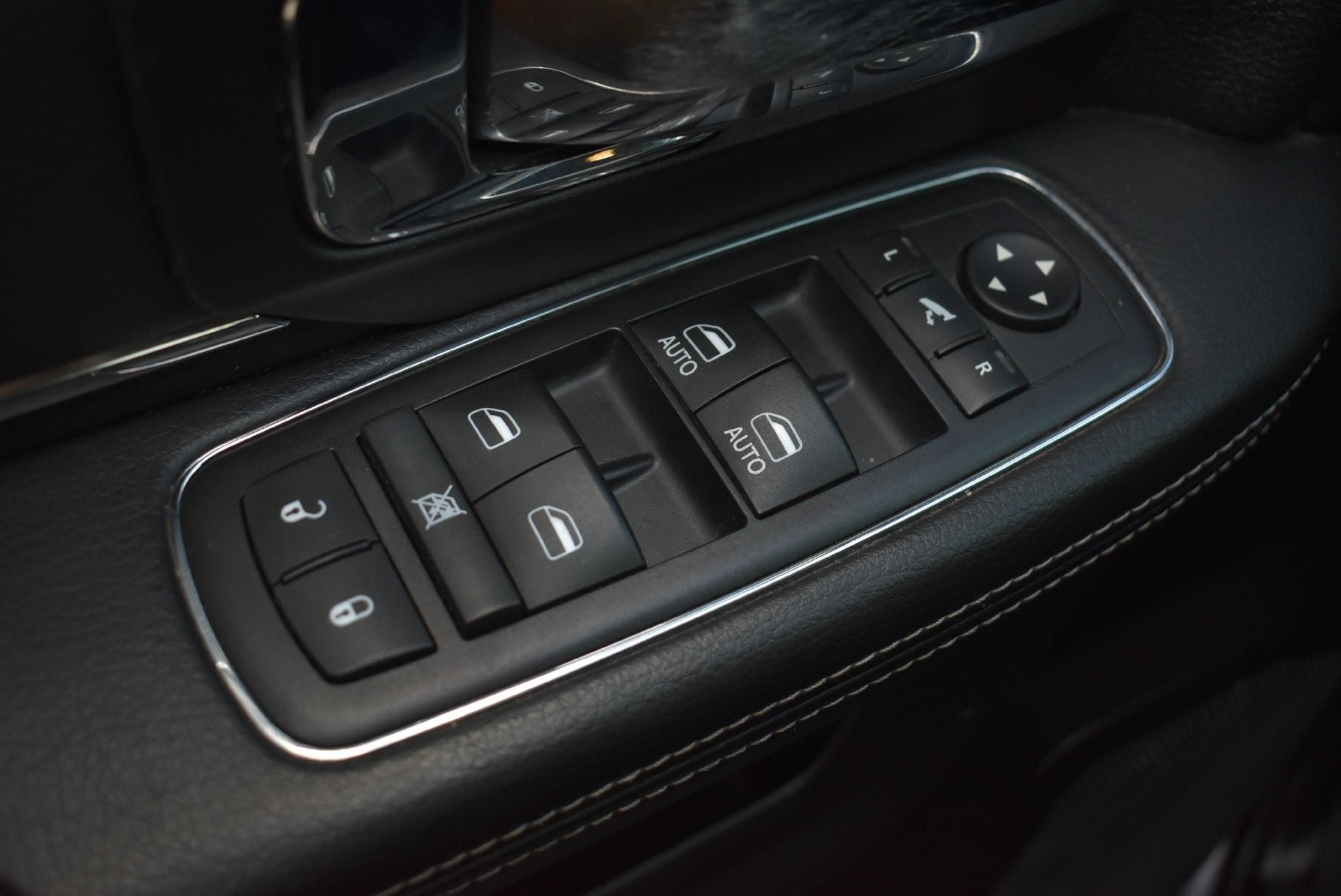 Used 2016 RAM 1500 Laramie AWD/4WD image 13