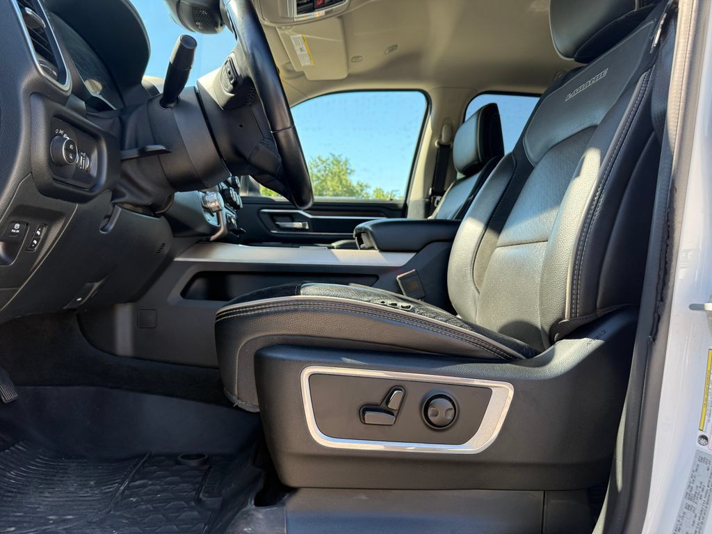 Used 2022 RAM 1500 Laramie AWD/4WD image 19