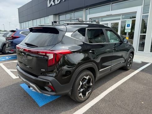 Certified 2024 Kia Seltos EX AWD/4WD image 3