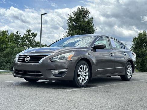 Used 2015 Nissan Altima 2.5 S w/ Power Driver Seat Package FWD image 18