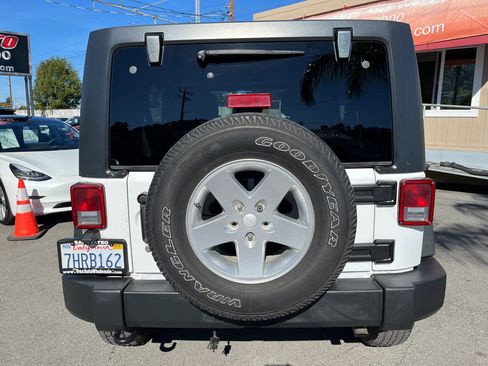 Used 2013 Jeep Wrangler Unlimited Sport w/ Connectivity Group image 6